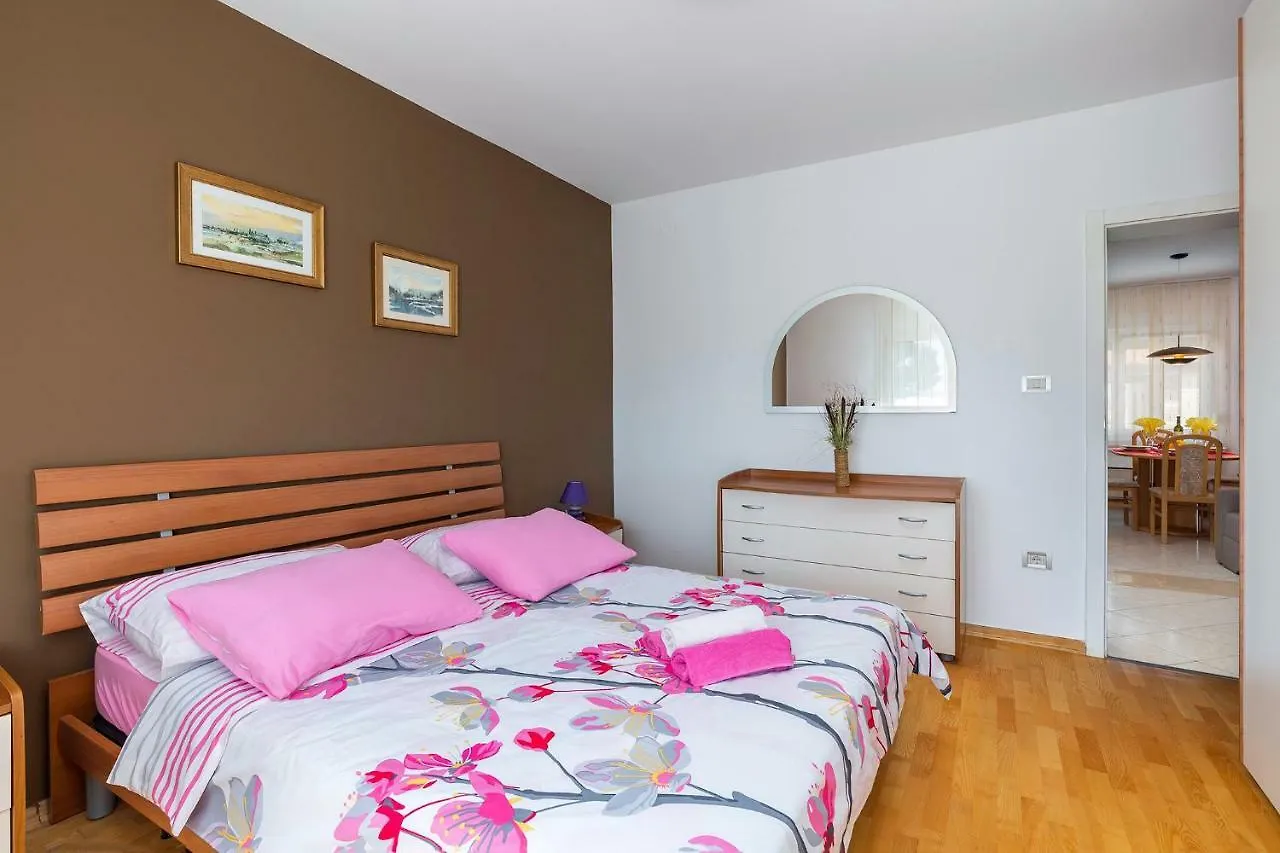 Apartment Villa Isabella