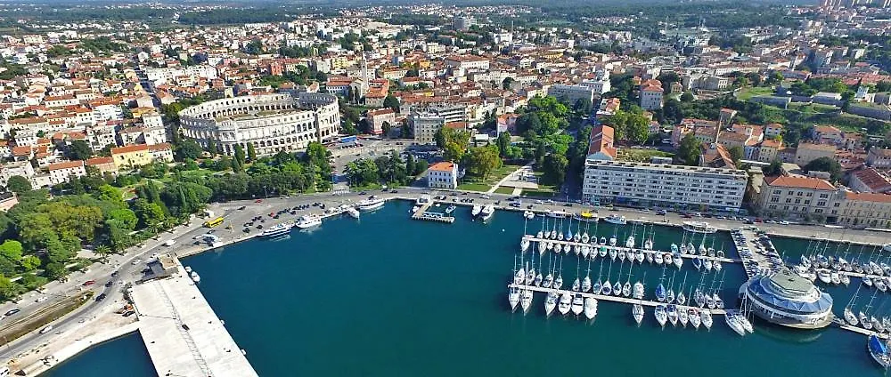 Villa Isabella 0*, Pula
