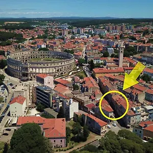 Amfiteatar Franko Pula