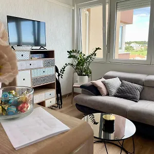 Masha With Free Parking Apartman