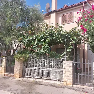 Asterix Apartman