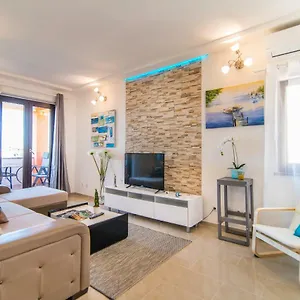Charming House On The And Deluxe Pula